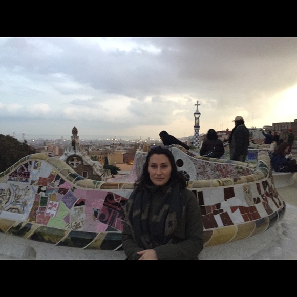 Meet your Posher, Laura - Picture 2 of 2